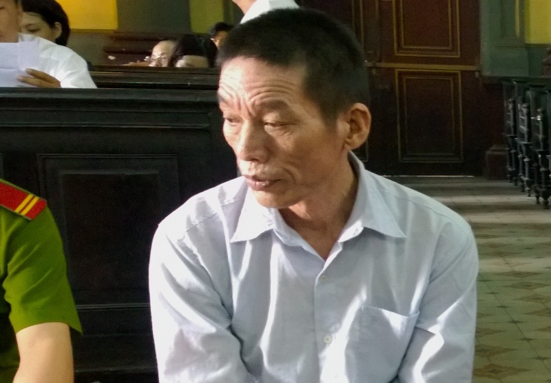 Quy lĩnh án tù vì đập búa vào đầu vợ.
