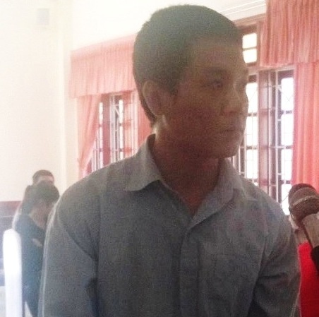 Moi ban den hat karaoke roi lua lay xe hinh anh