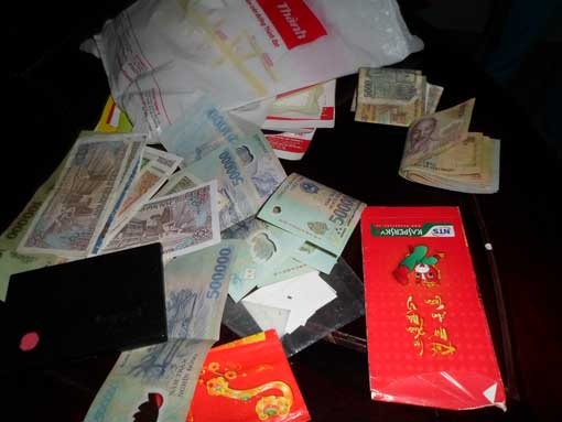 Thich nhin nan nhan bi chiem doat nen di cuop hinh anh