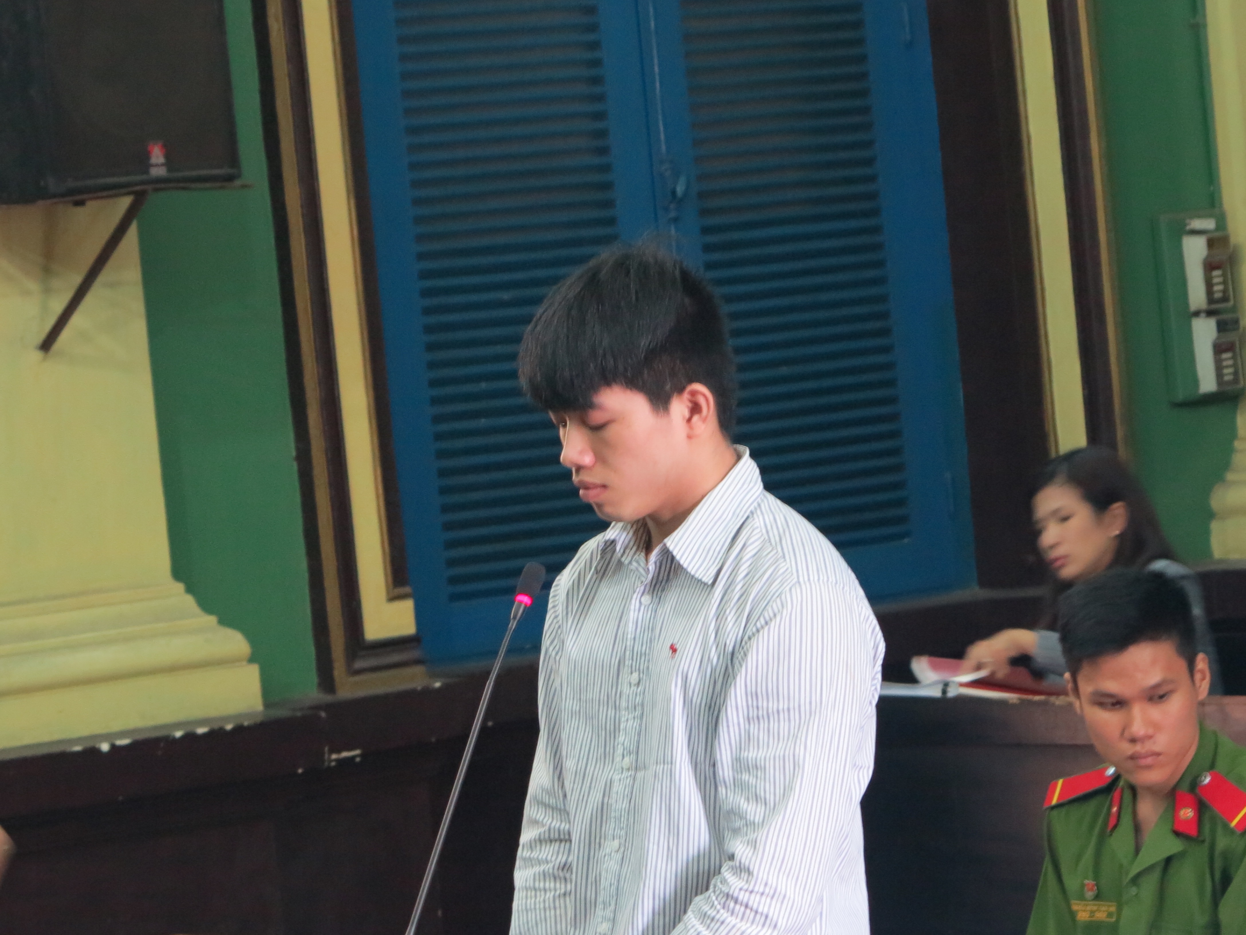 Hung thủ trước vành móng ngựa.