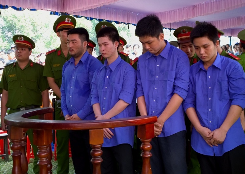 Tu hinh ke trom cho ban chet 3 nguoi truy duoi o Sai Gon hinh anh