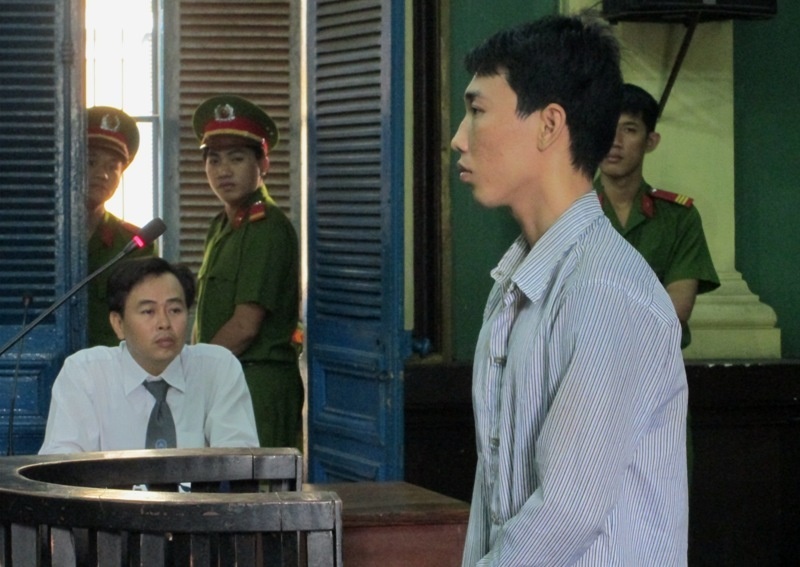 Giet nguoi roi bo tron di an trom lay tien tieu xai hinh anh