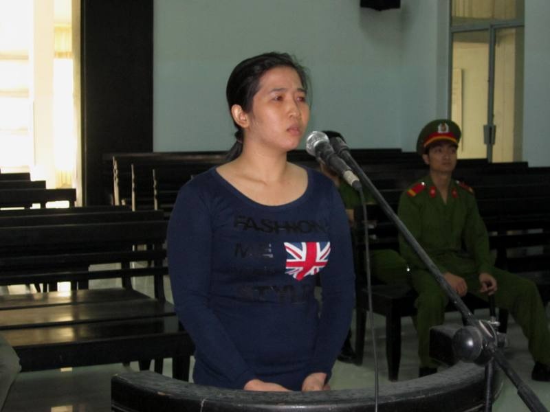Nĩ trước vành móng ngựa.
