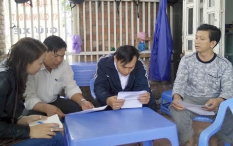 Me vo to con re 'bao hanh' hinh anh