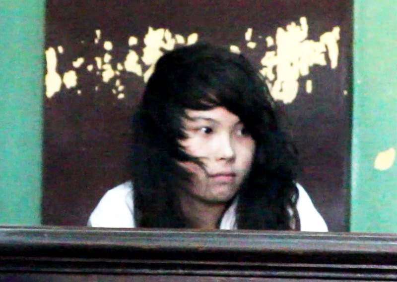 Thieu nu 16 tuoi dam chet nguoi ban hu tieu hinh anh