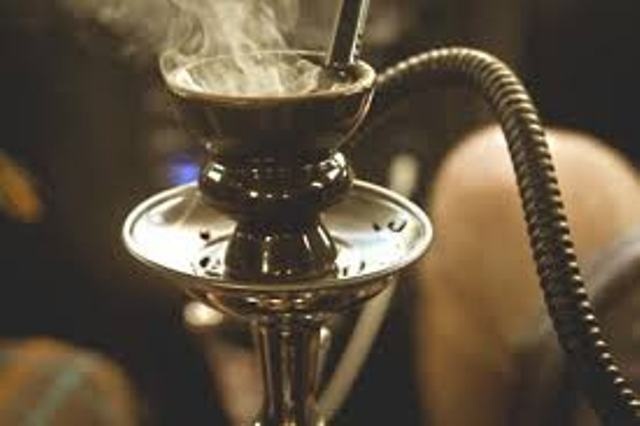 Bat qua tang quan ca phe ban shisha cho hoc sinh lop 6 hinh anh