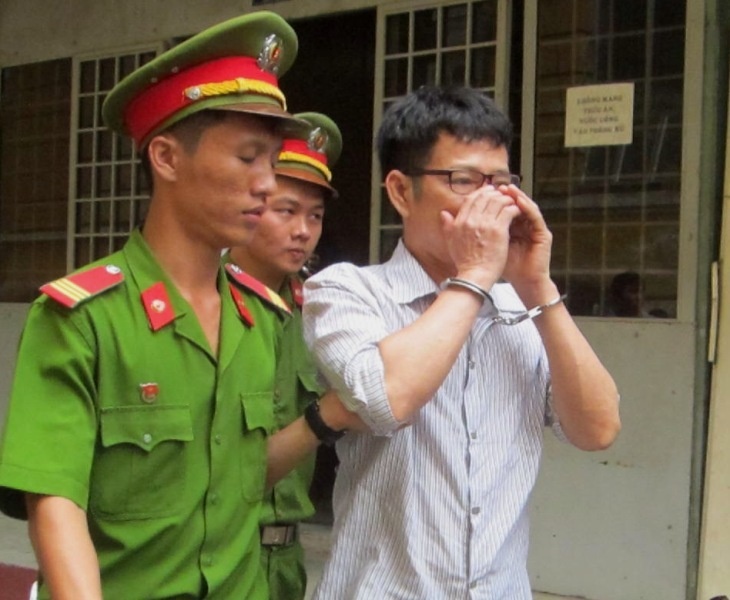 Doa tung clip sex tong tien 5 ty dong, linh 8 nam tu hinh anh