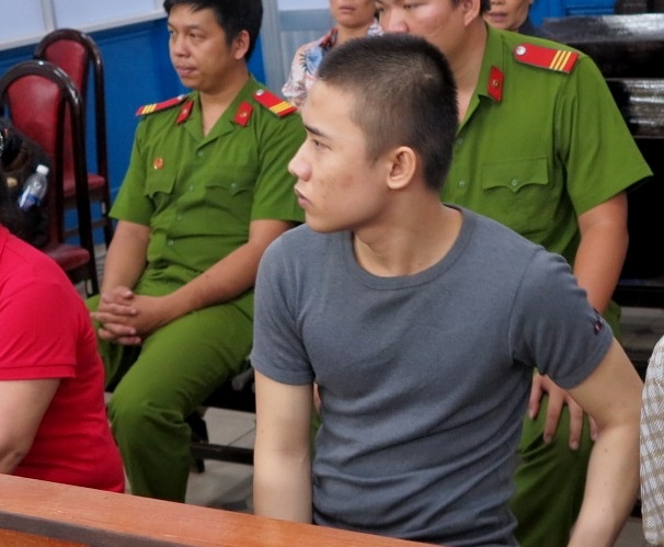 9X dam doi thu trong thuong vi ghen tuong hinh anh