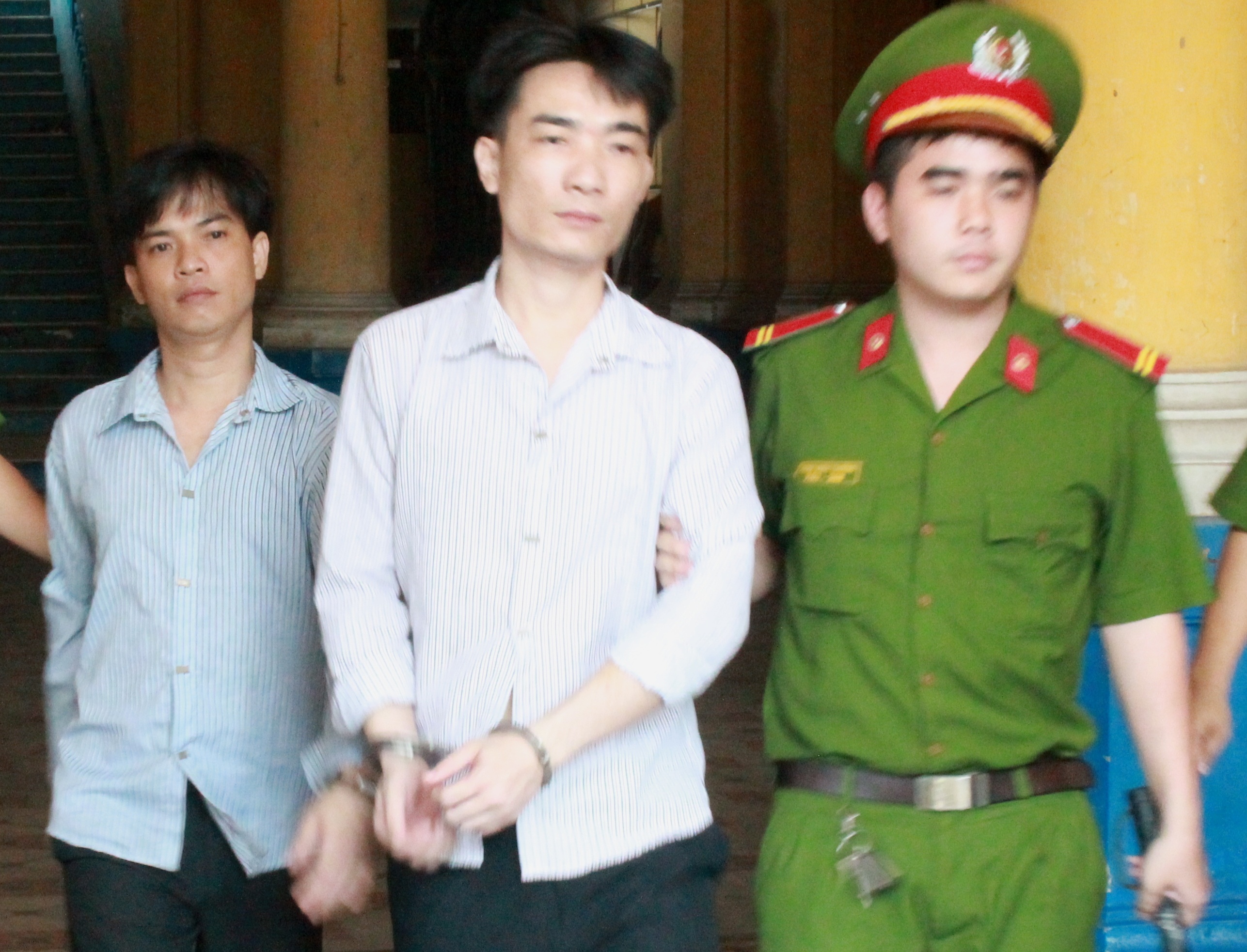 Di tu vi giai quyet mau thuan giup nguoi khac hinh anh