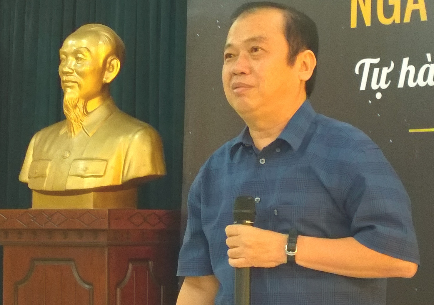 Phat wifi mien phi cho khach tham du 'ngay sach Viet Nam' hinh anh