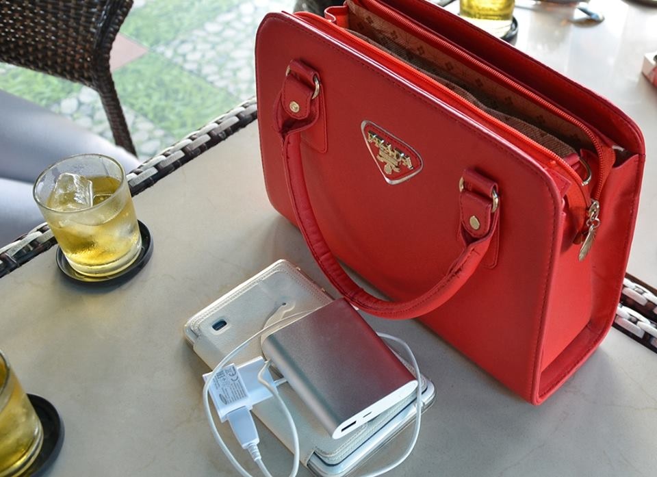 Tai xe taxi truy duoi cuop o Sai Gon hinh anh