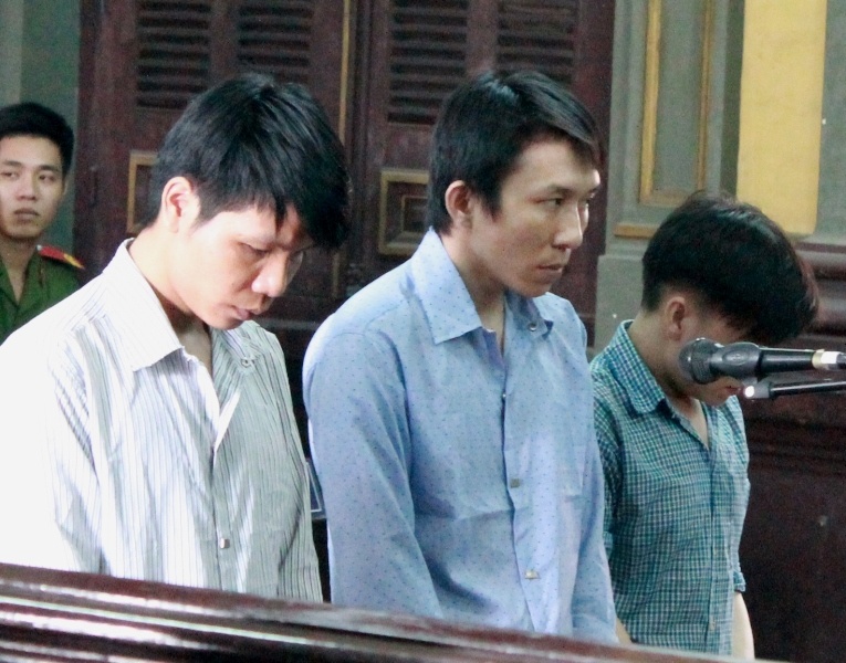 Song thuc vat sau tran danh ghen cua hang xom hinh anh