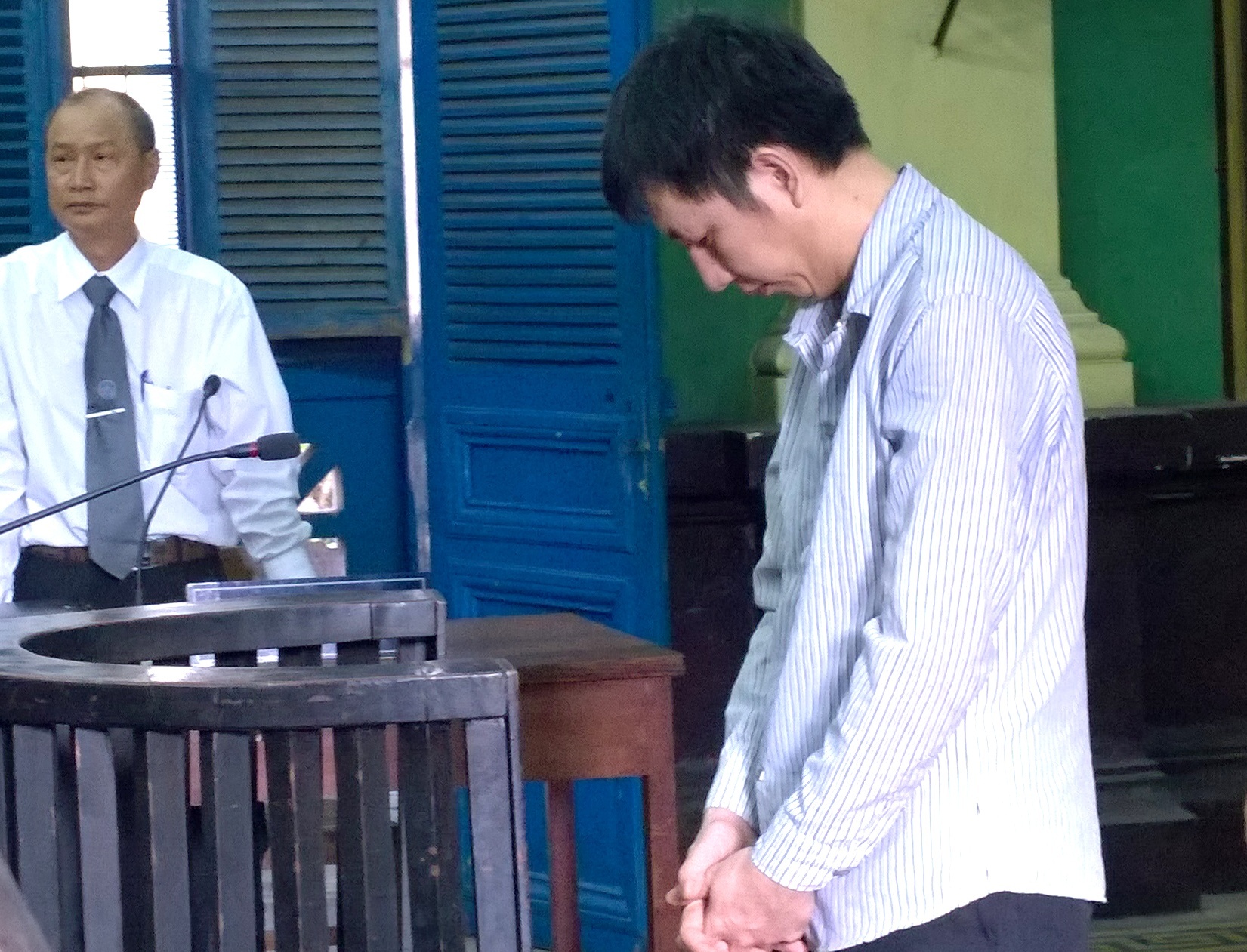 Huệ trước vành móng ngựa. Ảnh: K.Thành.