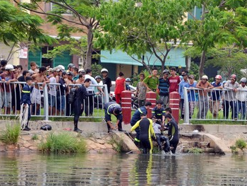 Chet duoi khi nhay kenh Tau Hu tron cong an hinh anh