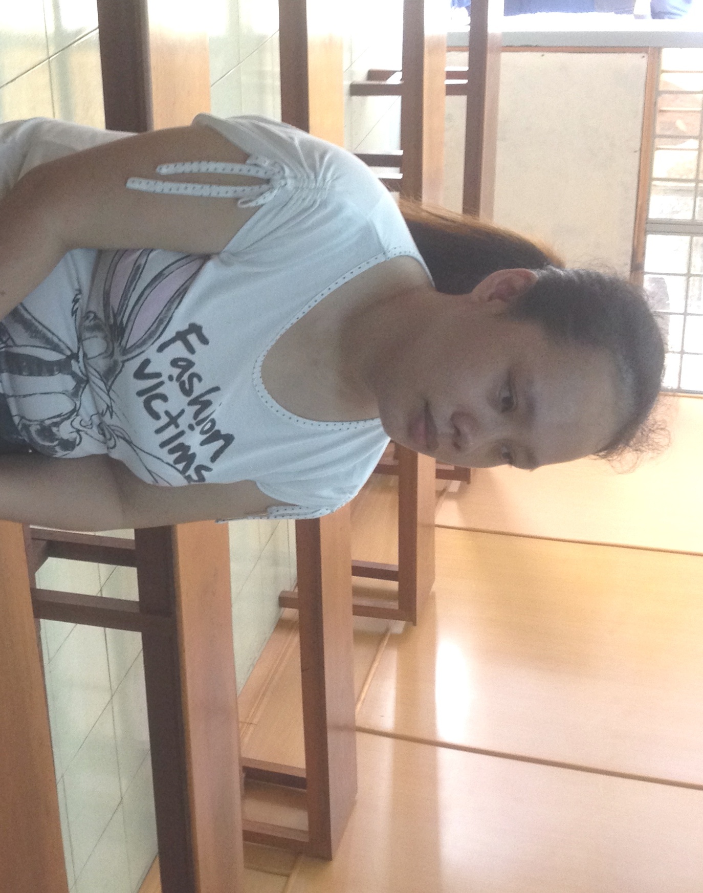 Duoc tai ngoai dieu tra, 'nu quai' tiep tuc di cuop hinh anh