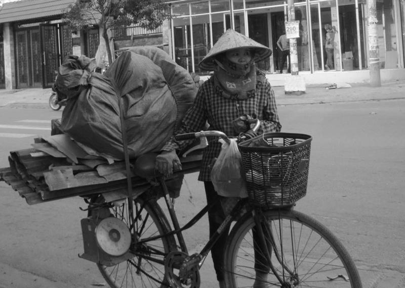 Tam su 2 nguoi me ngheo co con gai bi hiep dam hinh anh