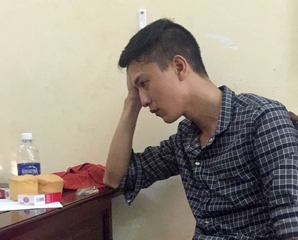 Dương tại cơ quan điều tra. 