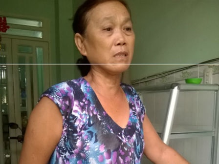 Bà Lan - tổ trưởng khu phố kể lại sự việc.