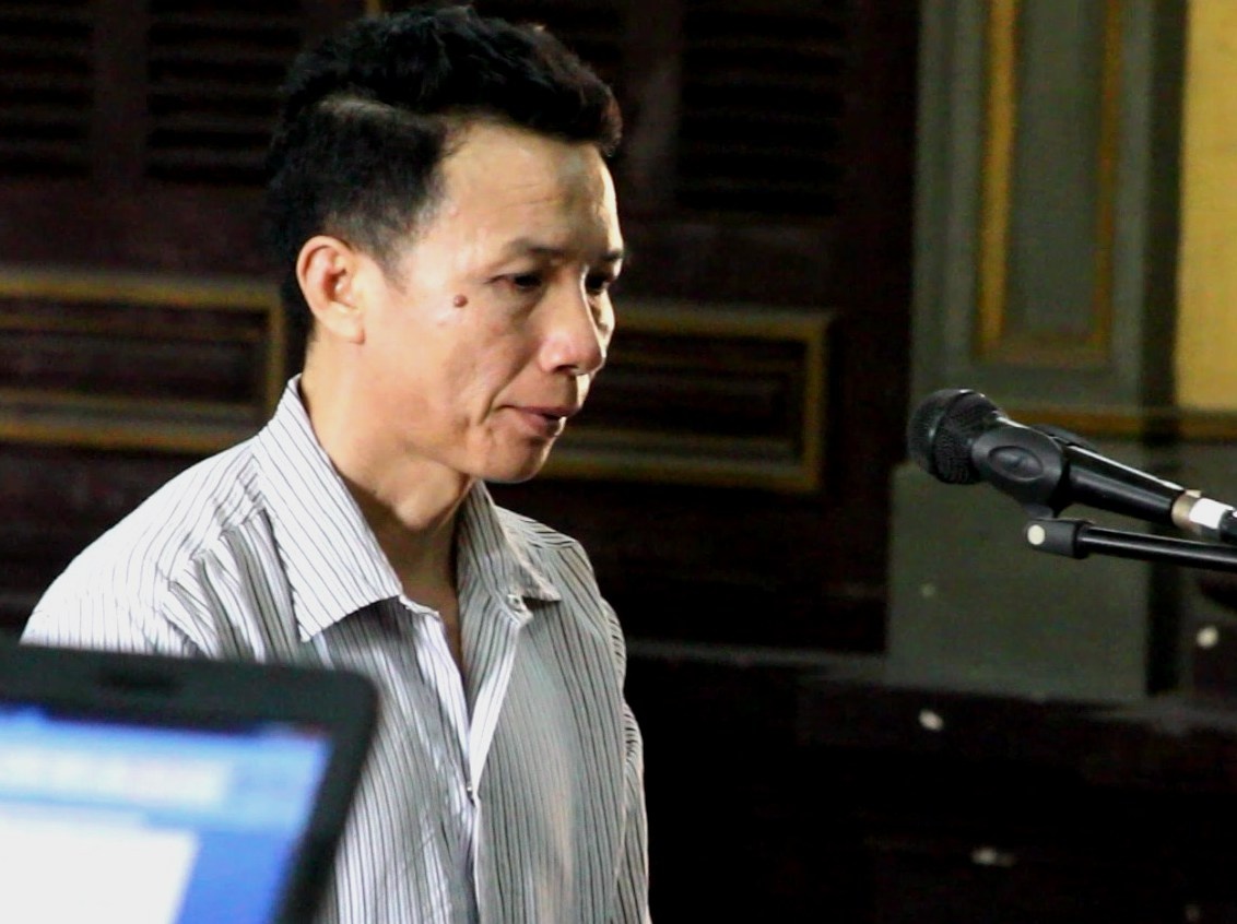 Thông trước vành móng ngựa. Ảnh: K.T.