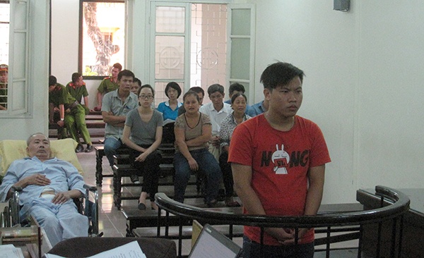 Nan nhan vu TNGT nam cang den phien xu hinh anh