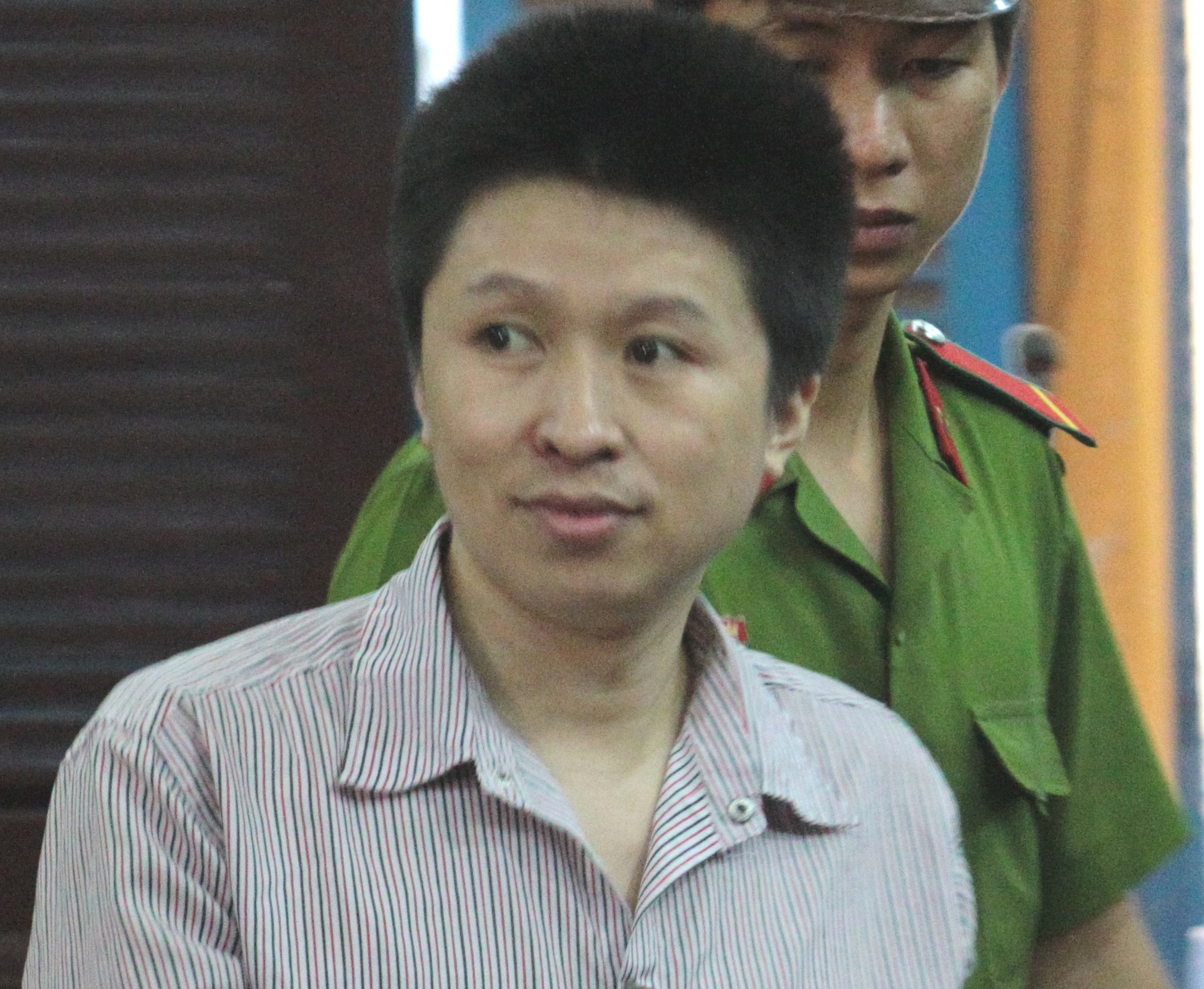 Cuoi vo bat thanh, xach dao dam nguoi moi gioi hinh anh