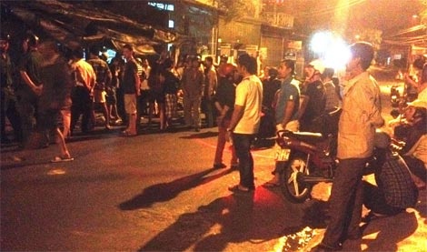 An mang luc nua dem, 2 thanh nien bi dam chet hinh anh