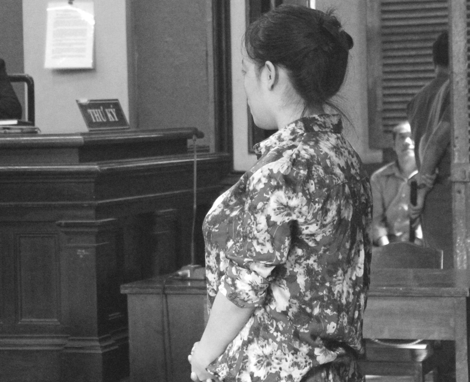 Me giet con roi treo co tu tu hinh anh