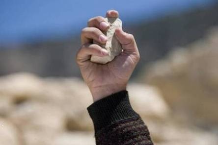 6 thieu nien nem da choi gay chet nguoi hinh anh