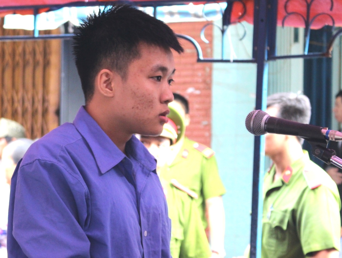 Hai bao ve hen danh nhau de giai quyet mau thuan hinh anh