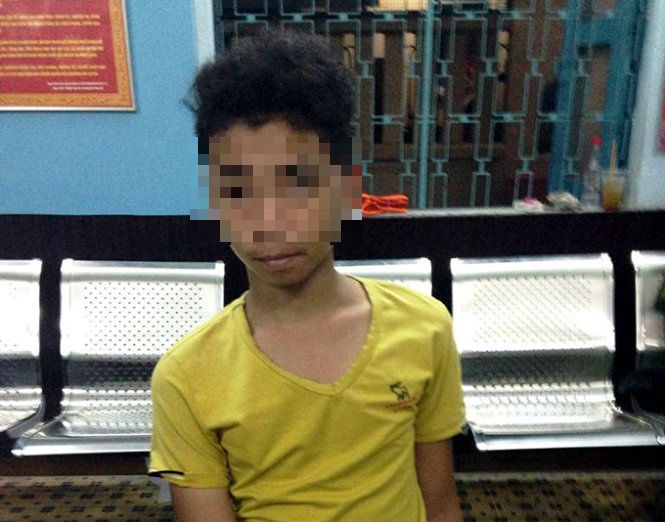 Canh sat chua chay bat cuop giua dem hinh anh