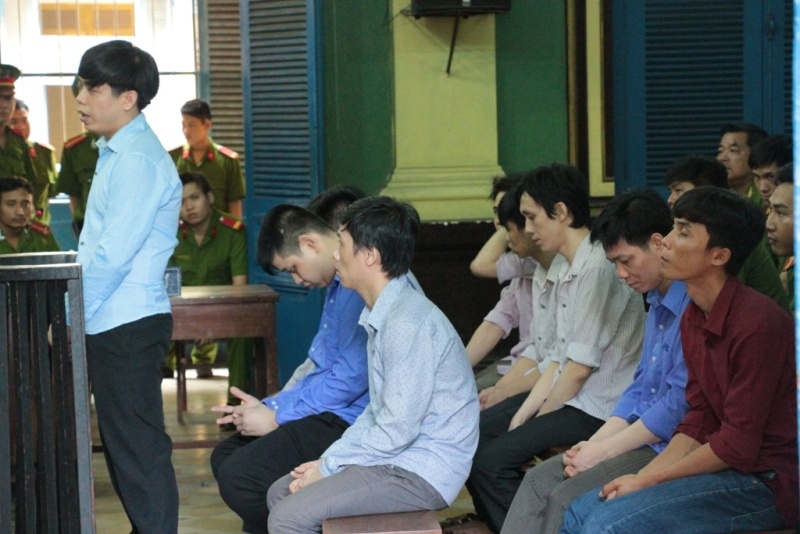 Các bị cáo trước vành móng ngựa. Ảnh: K.Thành.