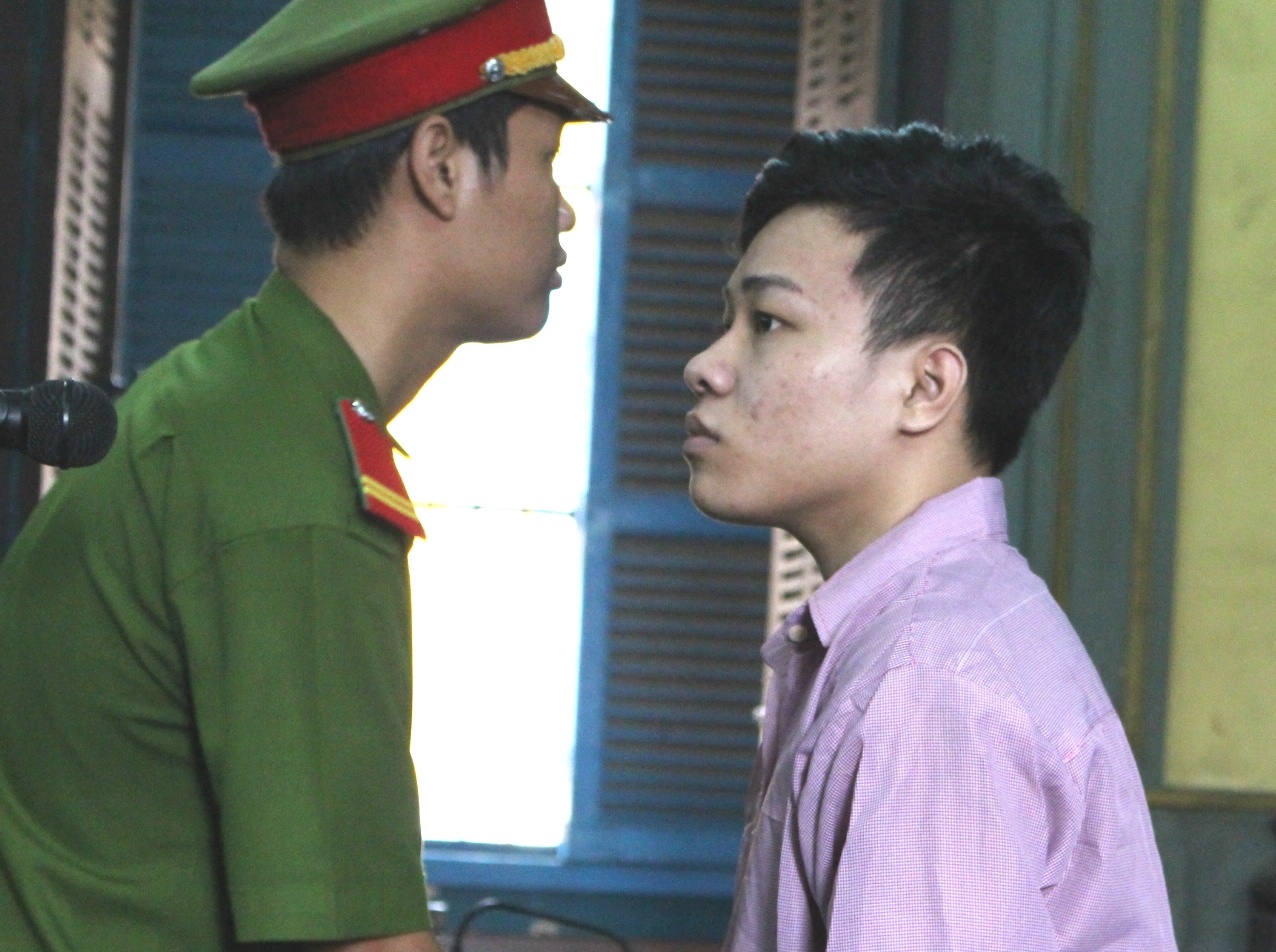 Am anh 'phim den', thieu nien gio tro xau voi be 7 tuoi hinh anh