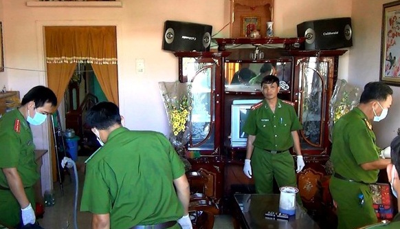 Vu tham an o Long An: Nguoi me tu vong vi 10 nhat dao hinh anh