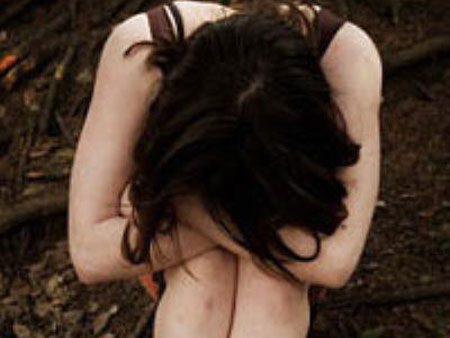 Vo hoi duong roi hiep dam thieu nu chan bo hinh anh