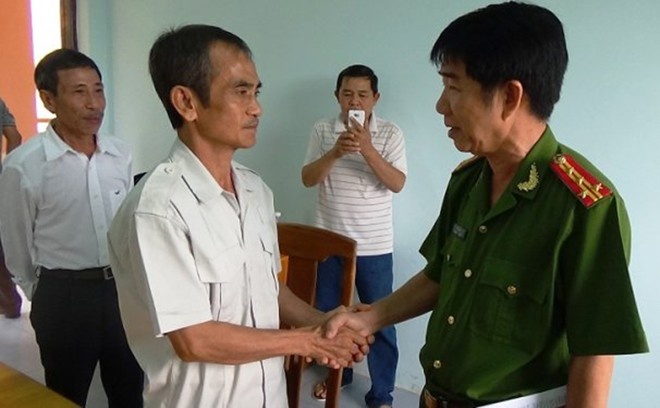 Ông Nén được giải oan. Ảnh: Tuổi Trẻ.