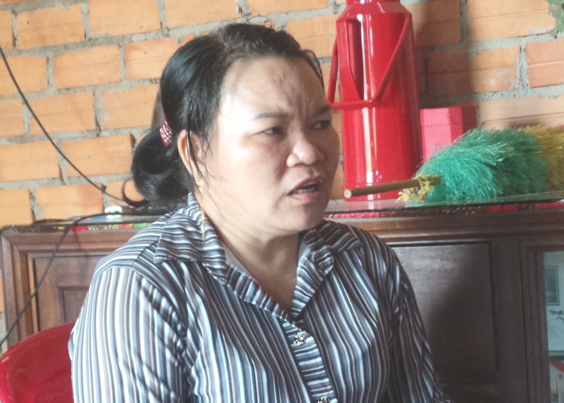 Bà Cẩm tâm sự với phóng viên. Ảnh: K.T.