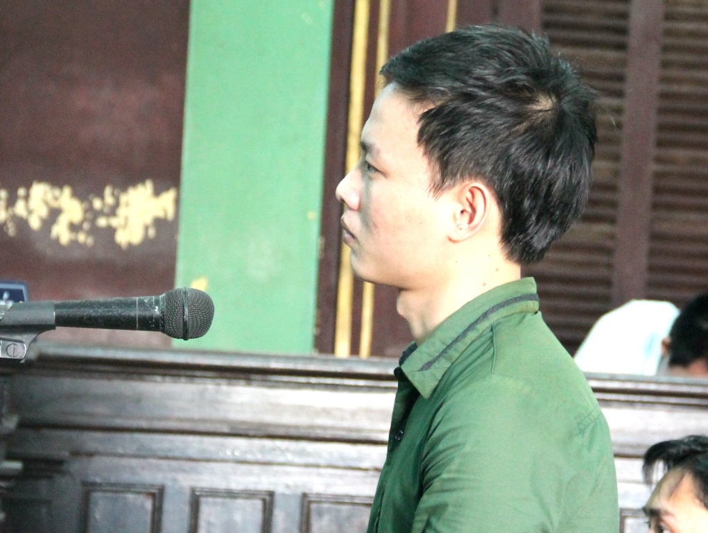 Chui the, dap do vanh mong ngua khi bi tuyen an tu hinh hinh anh