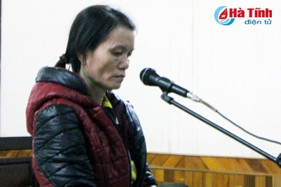 Tiến trước vành móng ngựa.