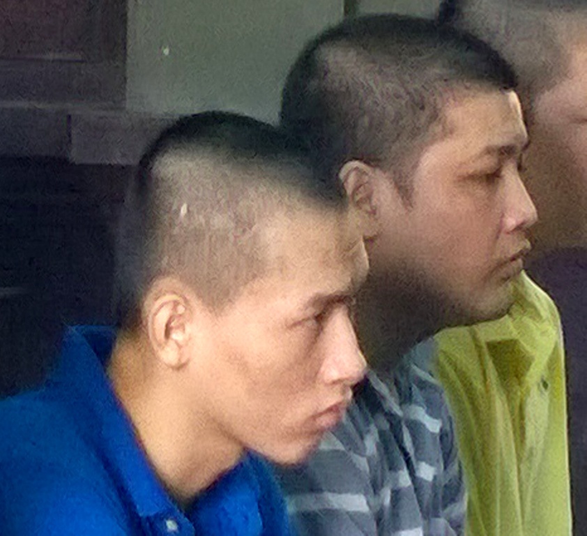 2 cong nhan thay nhau hiep dam nu dong nghiep hinh anh