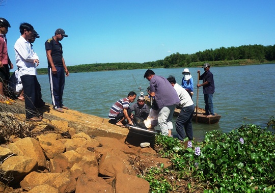 Nu sinh lop 11 tu tu de lai 5 buc thu tuyet menh hinh anh