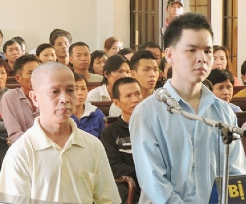 Hiep dam, dot xac nguoi phu nu trong vuon tram hinh anh