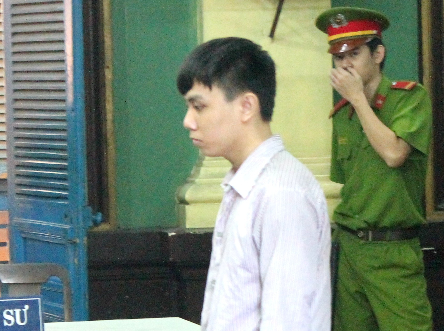 Dam chet ban vi ly bia hinh anh