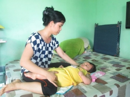 Truy to bao mau vo y lam chau be chan thuong so nao hinh anh