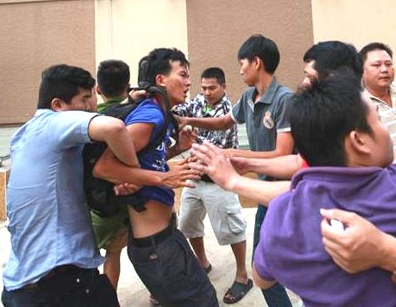 Nhung nguoi tan cong cu dan chung cu cao cap la ai? hinh anh