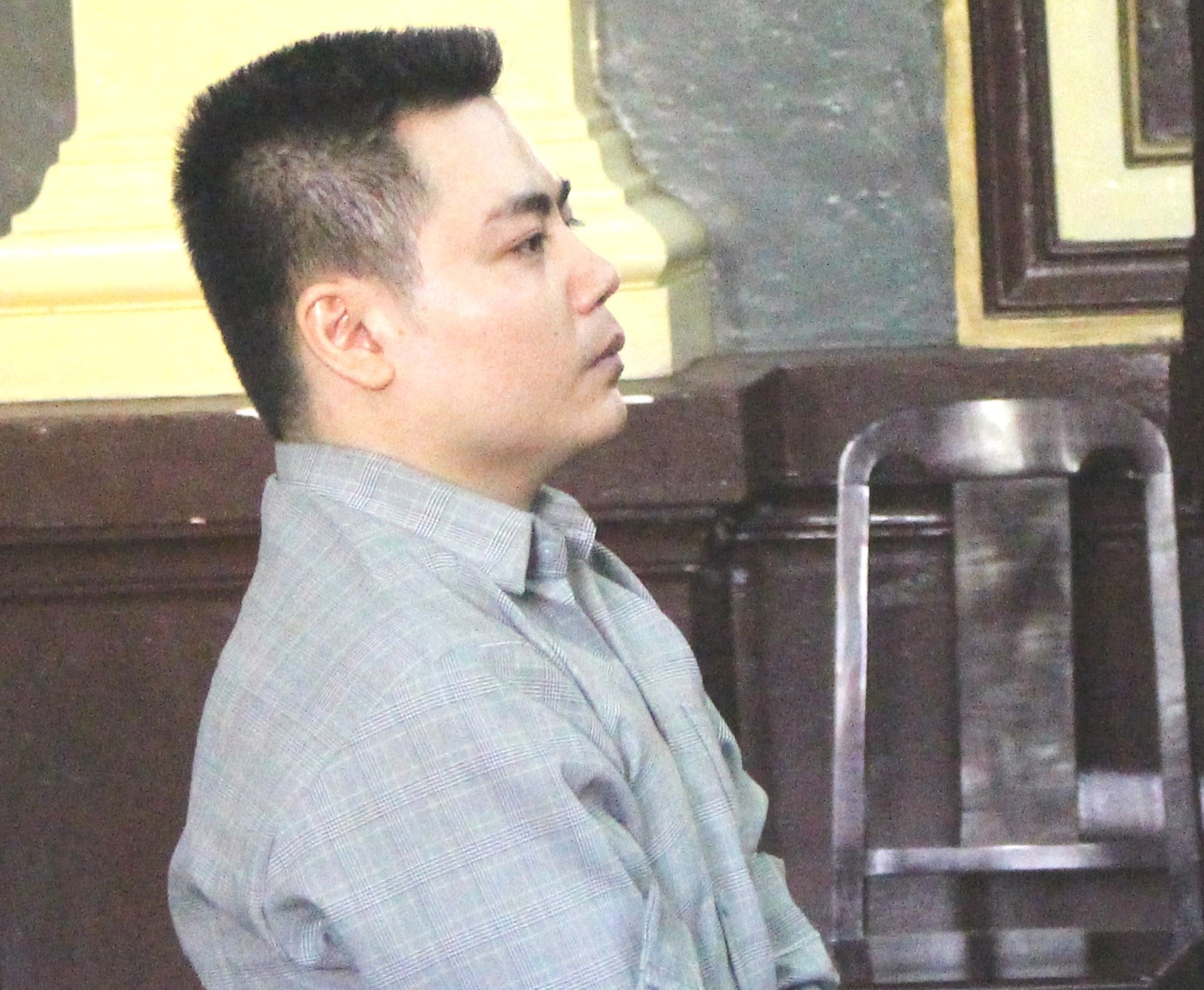 Dam vo nhieu nhat roi tu sat vi nghi ngoai tinh hinh anh