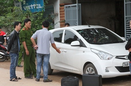 Giat cua oto, cuop tui xach chua hang tram trieu dong hinh anh