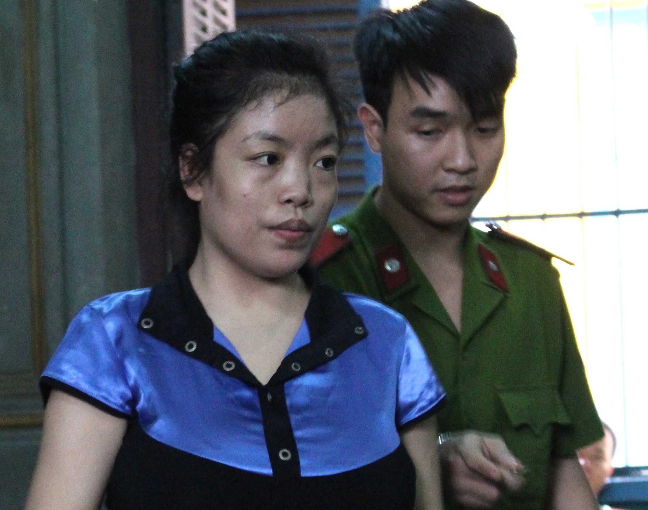 Me giet con 1 tuoi roi tu sat hinh anh