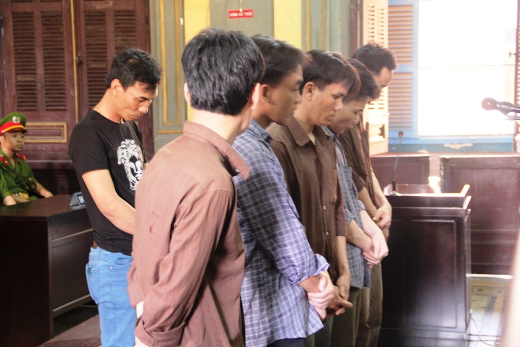 trom vang trong dem anh 1