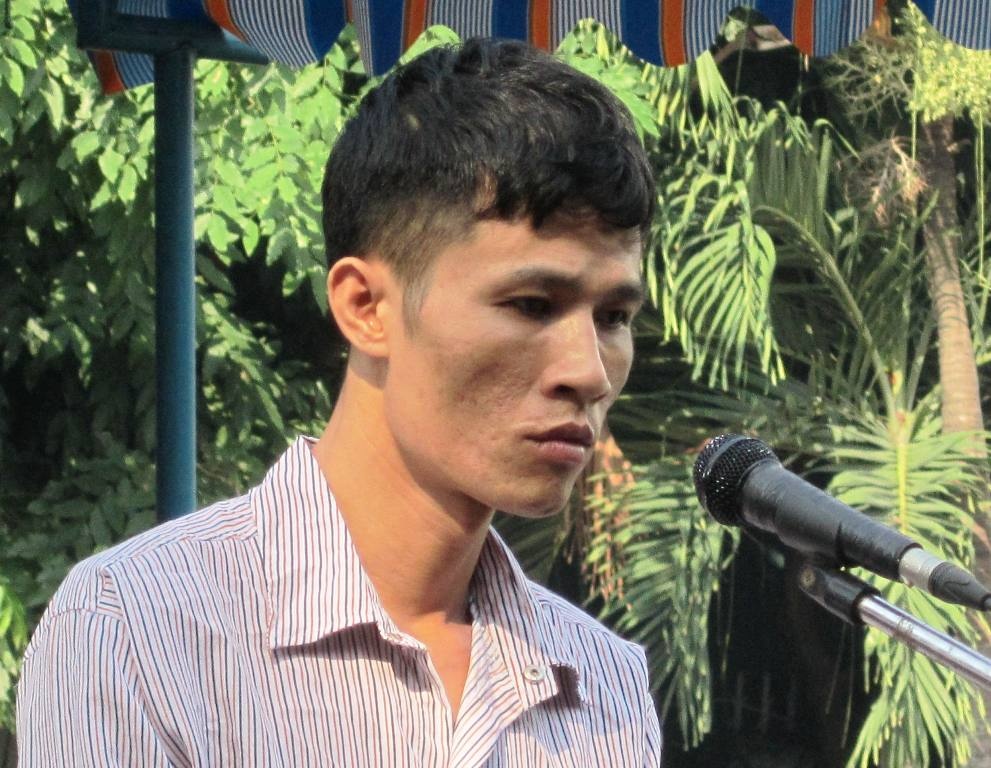 Y an tu hinh thanh nien dam chet me vo hinh anh