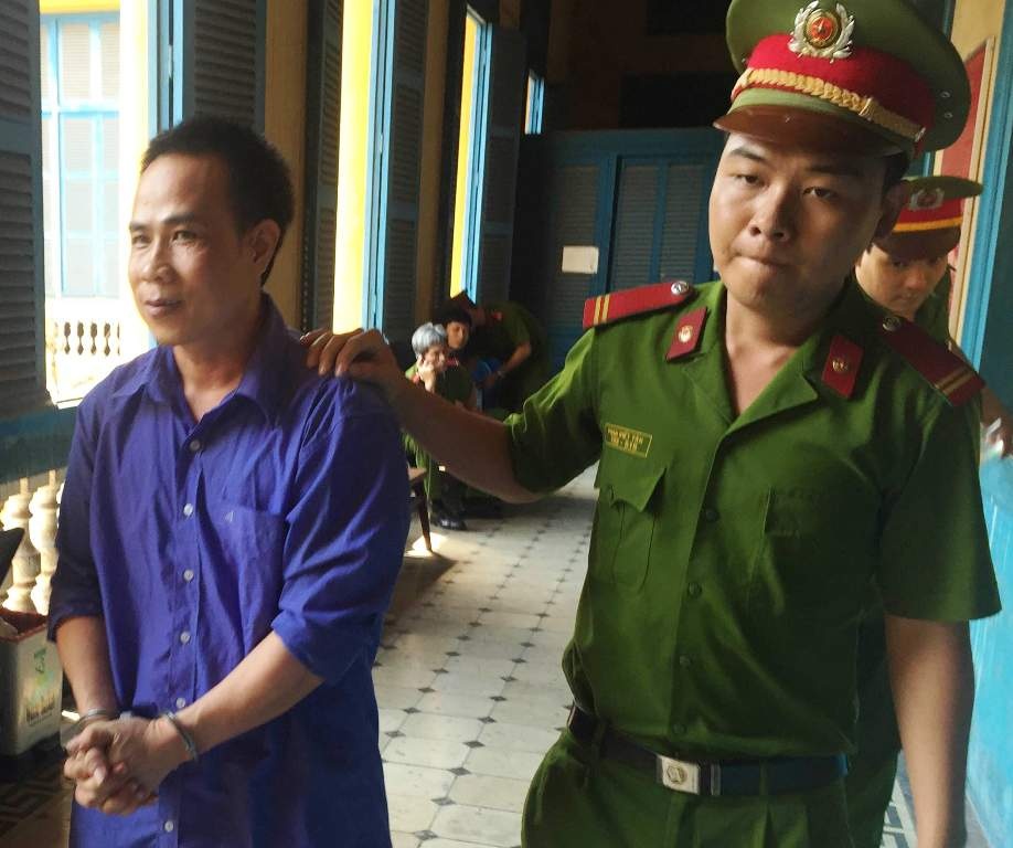 Y an tu hinh ke phong hoa giet ca gia dinh vo hinh anh